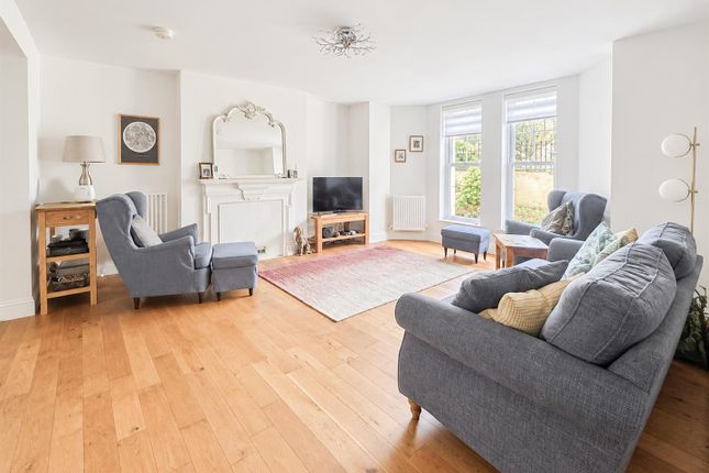Flat 2, Lawn Court 26-27, Park Road, Bexhill-On-Sea photo 2