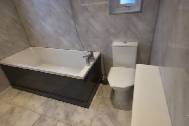 126 Abbotts Drive, Wembley photo 5