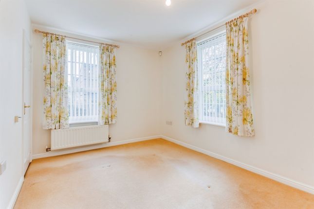 Flat for sale in Chaloner Grove, Wakefield
