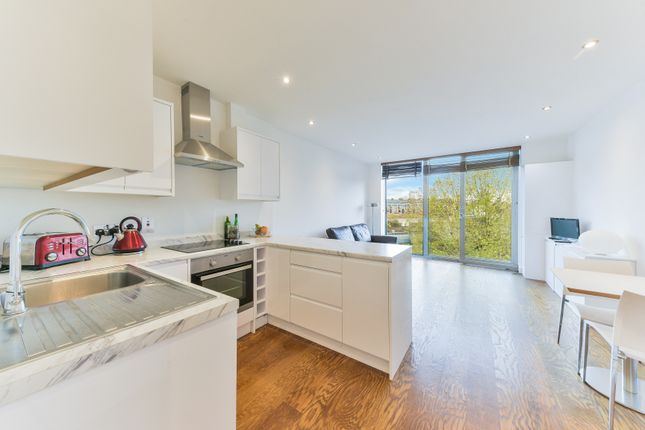 Thumbnail Flat to rent in Maltings Place, Tower Bridge Road