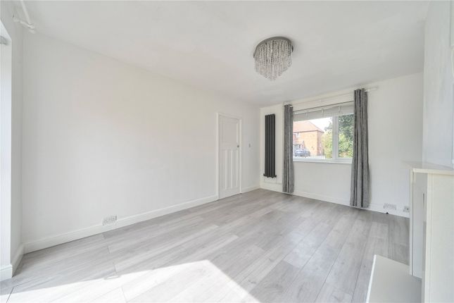32, Spenser Road, Cheltenham photo 3