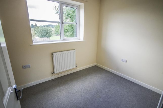 65b, School Road, Dursley photo 5
