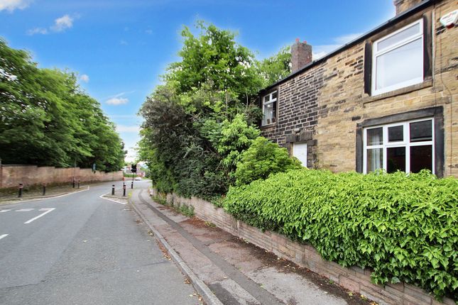 52 Sholver Lane, Oldham photo 4