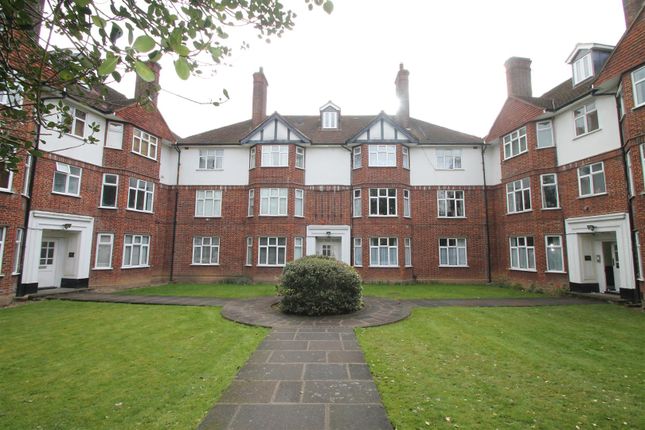 Thumbnail Flat to rent in Old Park Road, Lakes Estate, Palmers Green