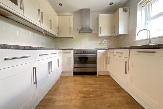 Laurel Close, Scarborough photo 3