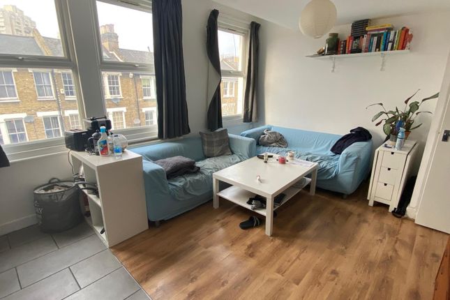 Thumbnail Shared accommodation to rent in 126 Landor Road, London