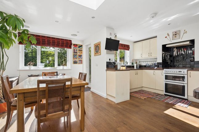 28 Cavendish Close, Little Chalfont photo 2