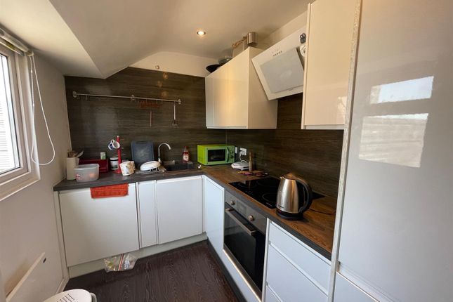 Flat for sale in Grosvenor Court, Grosvenor Road, Southall
