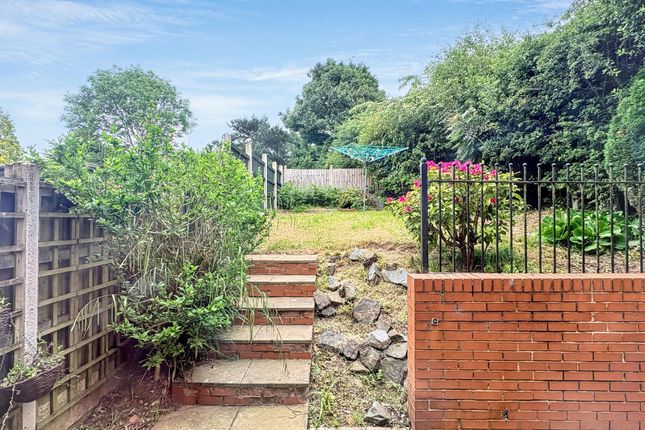 20 Howe Road, Coalville photo 4