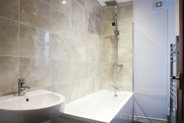 4, Garlick Street, Brighouse photo 4