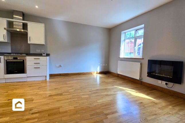 10, Timber Lane, Caterham photo 3