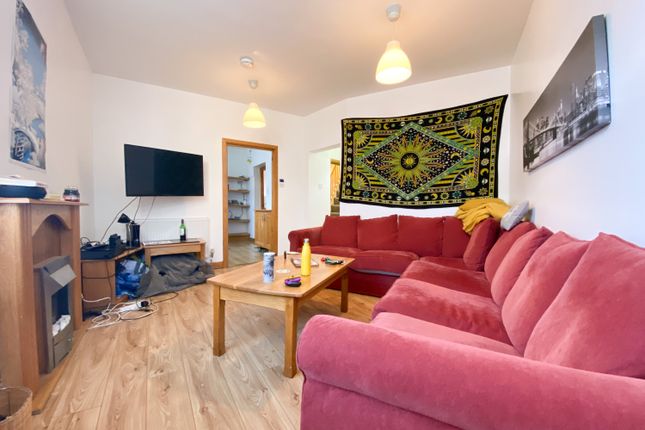 14, Minister Street, Cardiff photo 2