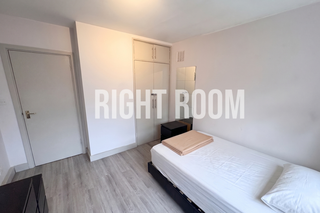Room 2, 54a Cricklewood Broadway, London photo 3