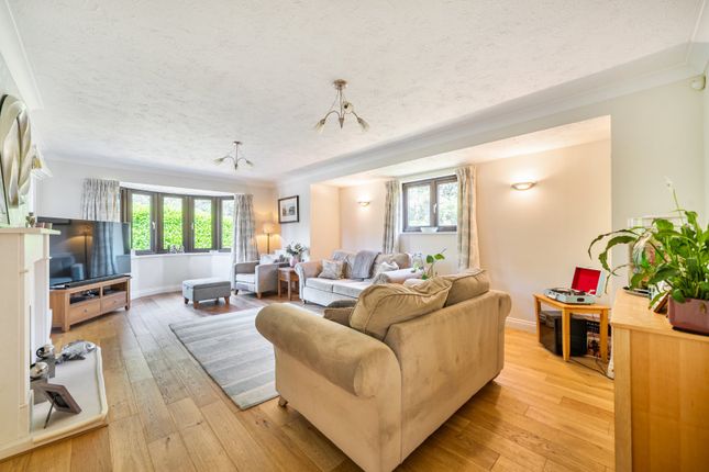 32, Sparrowgrove, Winchester photo 3