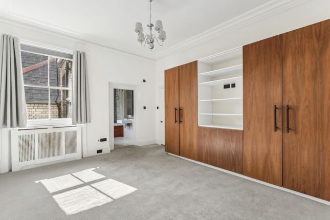 Flat for sale in Carlisle Place, London