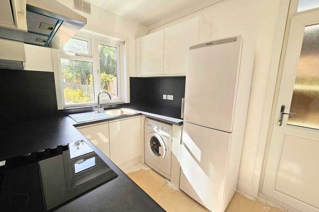 63, GLENDALE AVENUE, Edgware photo 4