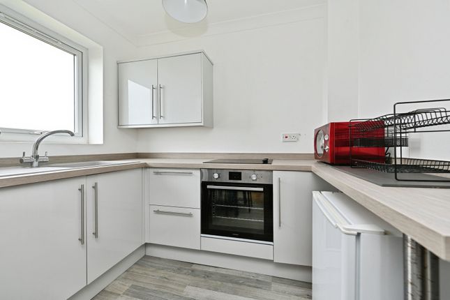 Flat 12, 35, South Beach Road, Norfolk photo 4