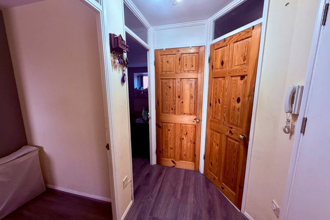 Makepeace Road, Northolt photo 5