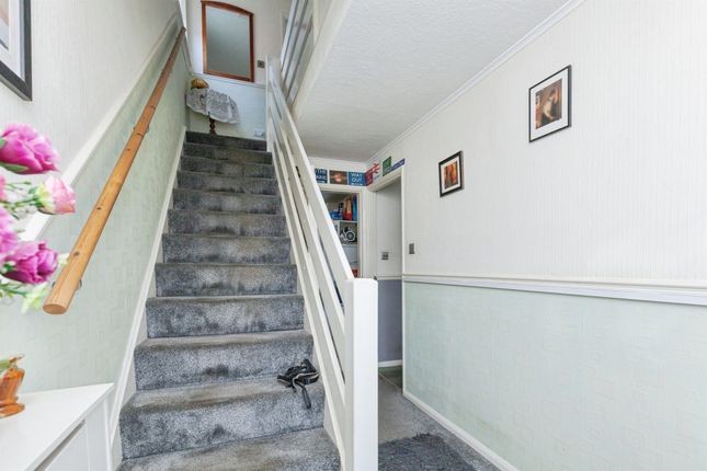 9, Newby Close, Leicester photo 4