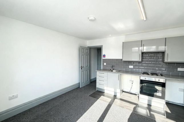 Flat 1, 2A Barnsley Road, Pontefract photo 3