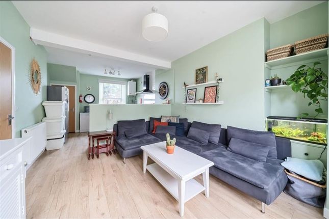 5-bed terraced on Norfolk Street, Swansea, £470/mo