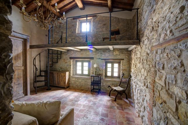 Farmhouse for sale in Radda In Chianti, Siena, Tuscany, Italy