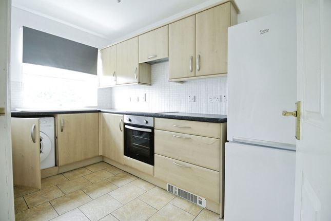 21, St. Austell Way, Swindon photo 4