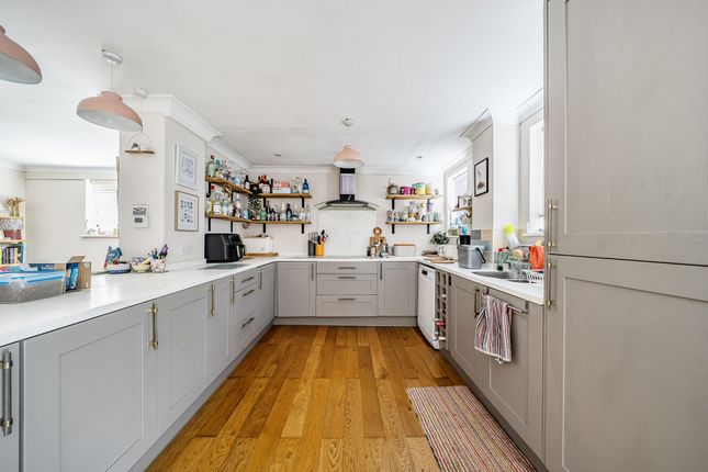Flat 3 The Mews, 89, Lower Street, Pulborough photo 3