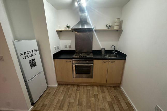 271 Longacres, Bridgend photo 4