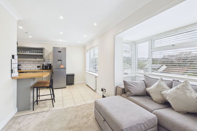 21, Ocean View Drive, Brixham photo 4