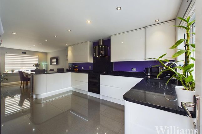 14 Arncott Way, Aylesbury photo 2