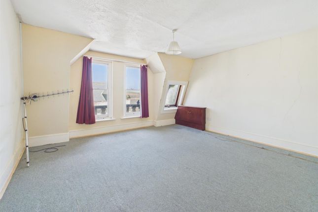 Flat 3, 150, High Street, Devon photo 4