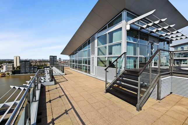 Thumbnail Property for sale in Kingfisher House, Battersea Reach, London