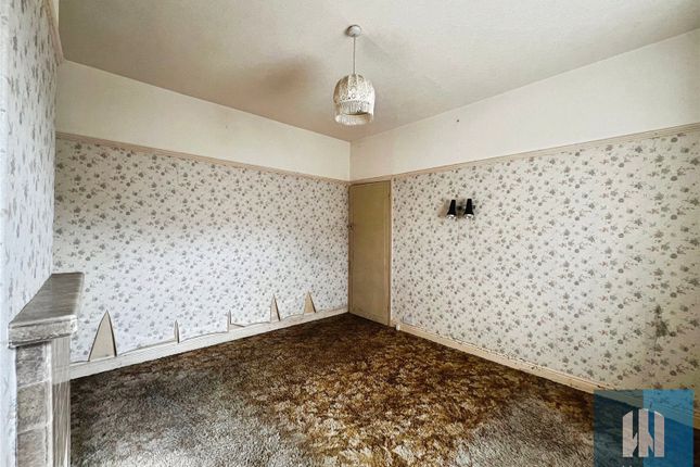 17, Lincroft Avenue, Huddersfield photo 3