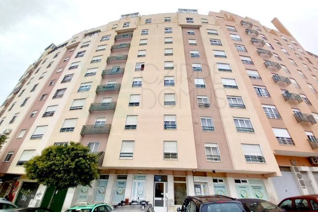 Apartment for sale in Rinchoa (Rio De Mouro), Rio De Mouro, Sintra