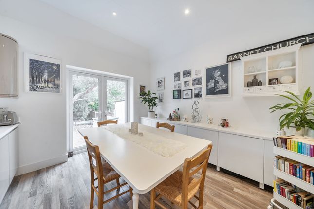 12 Kingsmead, Barnet photo 4
