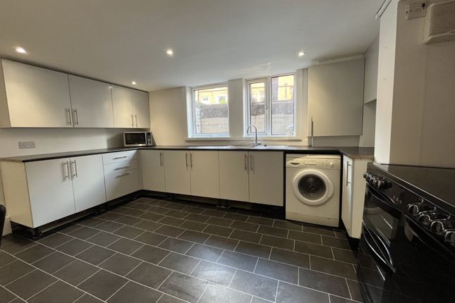 34, Langdale Terrace, West Yorkshire photo 5