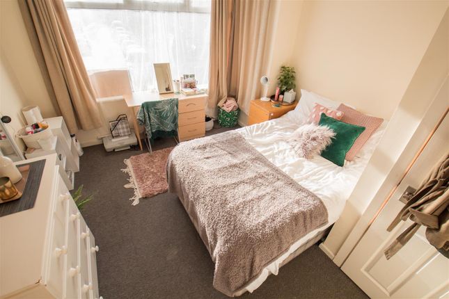 Grimthorpe Place, Leeds photo 2