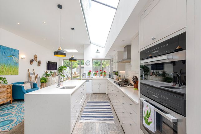 Thumbnail Terraced house to rent in Summerfield Avenue, London