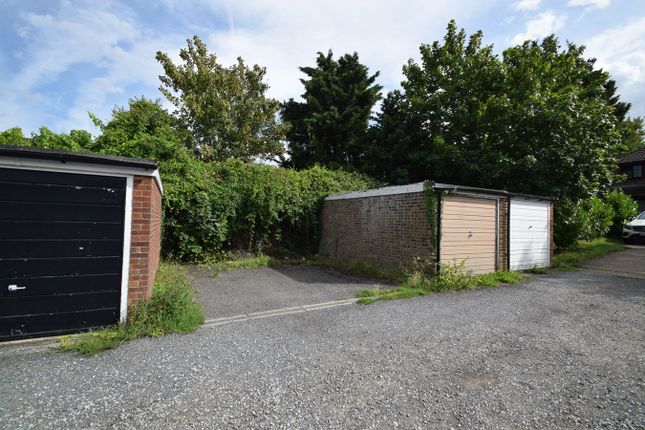 Parking/garage to rent in Maplins Close, Rainham, Gillingham