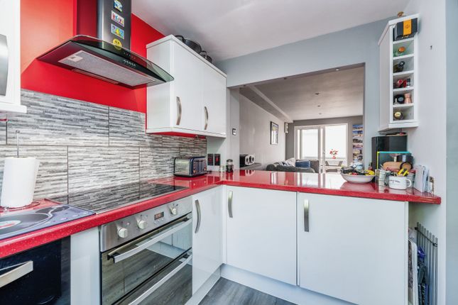 End terrace house for sale in Knightswood, Bracknell