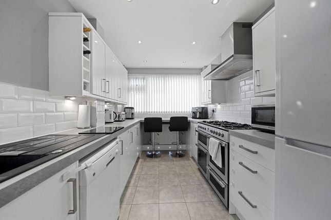 31 Falkland Drive, Wigan photo 3