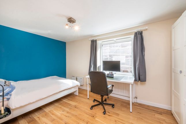 Flat for sale in Vale Royal House, 36 Newport Court