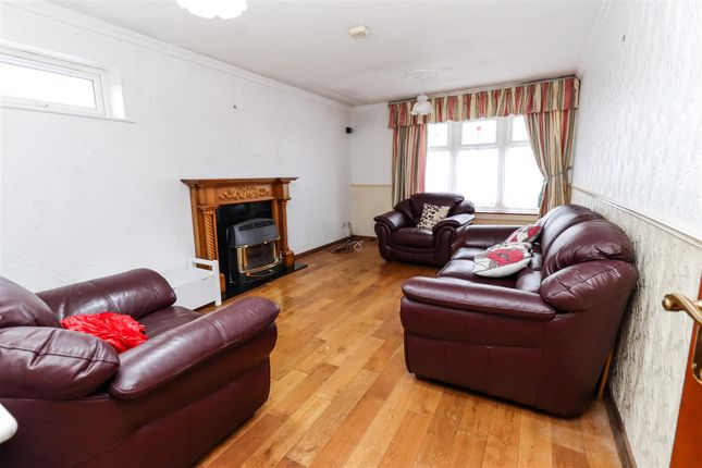 15, Larch Crescent, Eastwood photo 2