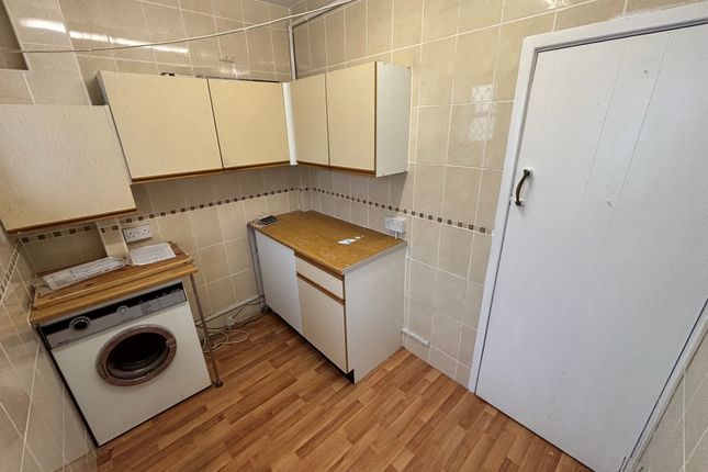 17, Wolverhampton photo 5