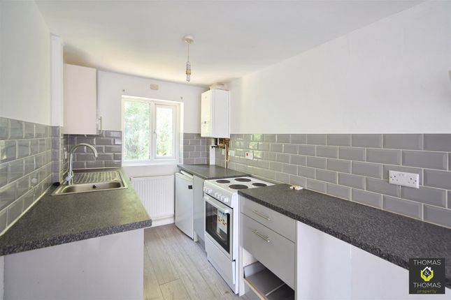 65, Deerhurst Place, Gloucester photo 2