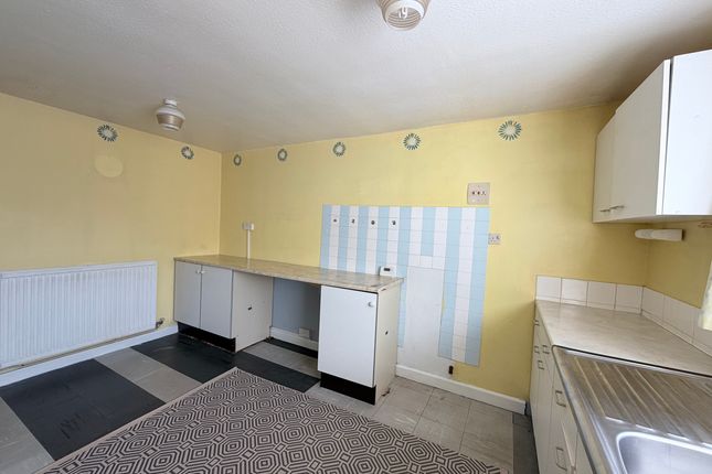 1 Tennyson Close, Pontypridd photo 4