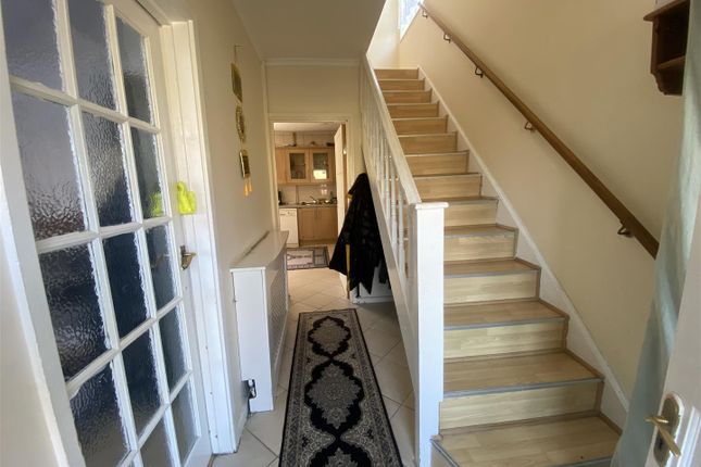 3, Genever Close, London photo 2