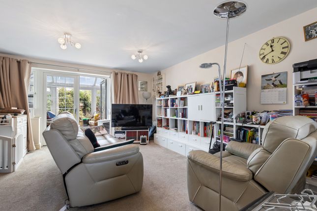 11 Almond Avenue, Walton, Wakefield photo 3