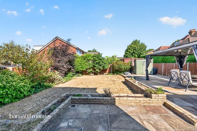 21, Knolls Close, Worcester Park photo 4